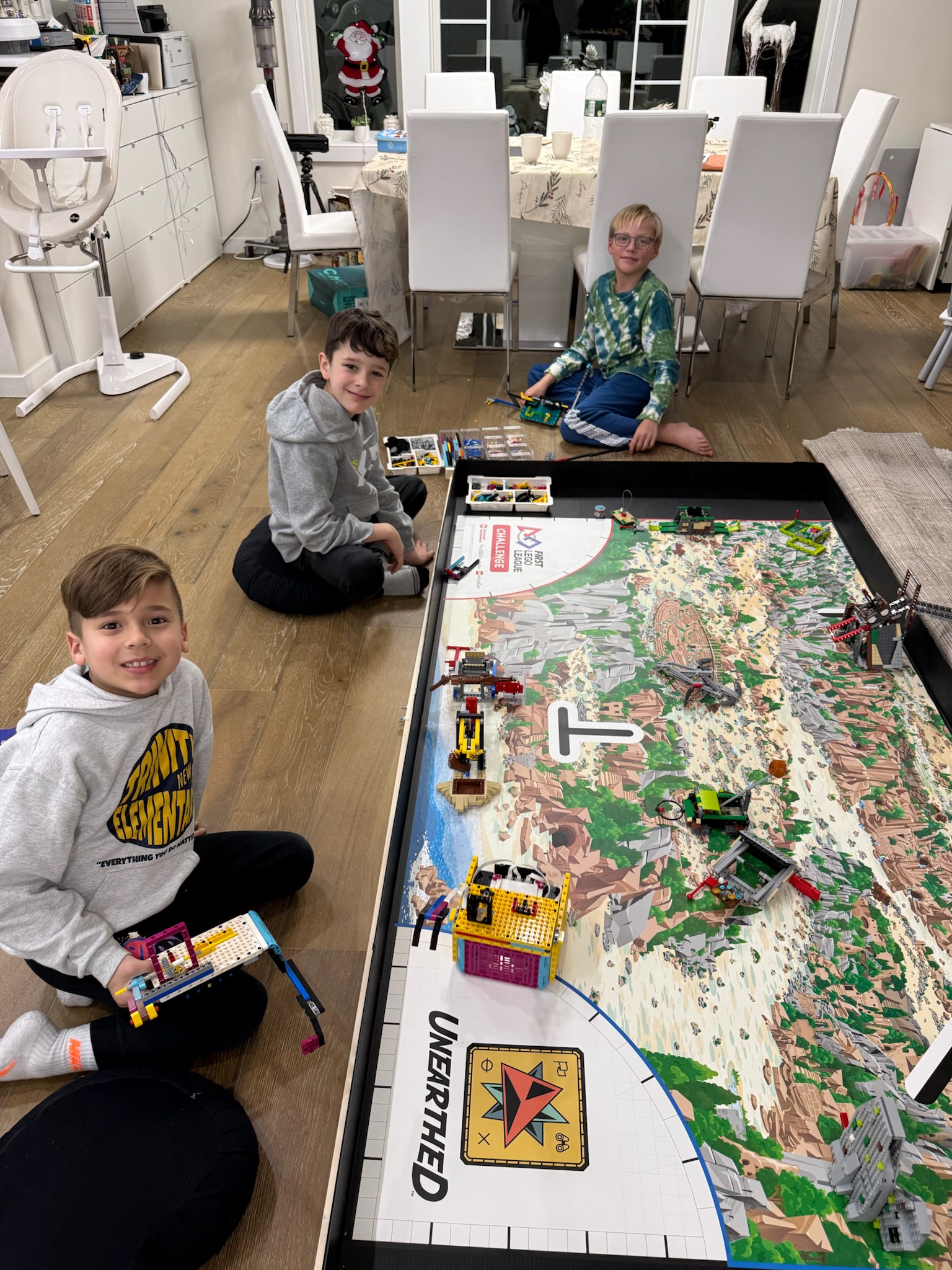 Tidal Engineers practicing on a home FIRST LEGO League field